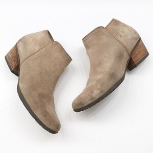 Blondo waterproof tan ankle booties